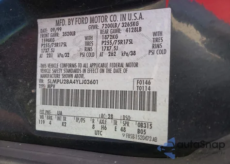 2000 Lincoln Navigator z USA, uszkodzony, nr VIN 5LMPU28A4YLJ03601